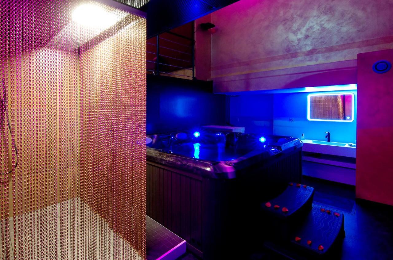 Mieuxqualhotel Jacuzzi Privatif Love Room ボルドー エクステリア 写真